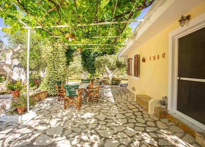 Anthia Private A Breath Away From Beaches Tatil Evi