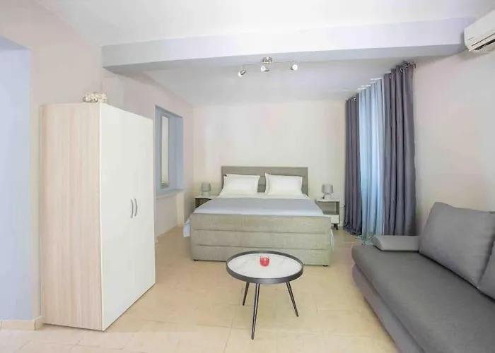 Anthia Private A Breath Away From Beaches Áyios Nikítas